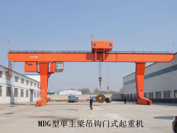 MH型電動(dòng)門(mén)式起重機(jī)