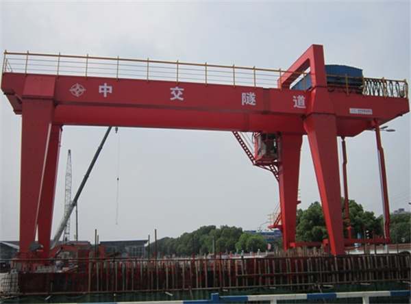 MH型電動(dòng)門(mén)式起重機(jī)
